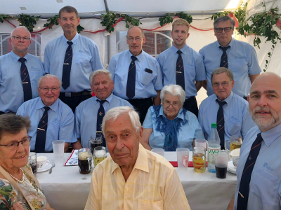 gruppenbild teilnehmer nach stenn zum 100. jubiläum der ff stenn + 25 jahre jf hell