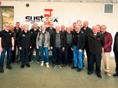 gruppenfoto besichtigung fa. systeex 13 04 2024